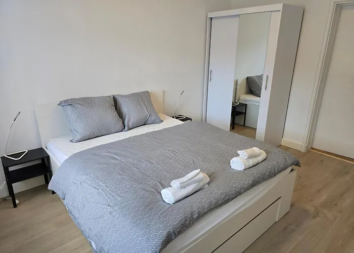 4 Vaerelses I Apartamento *